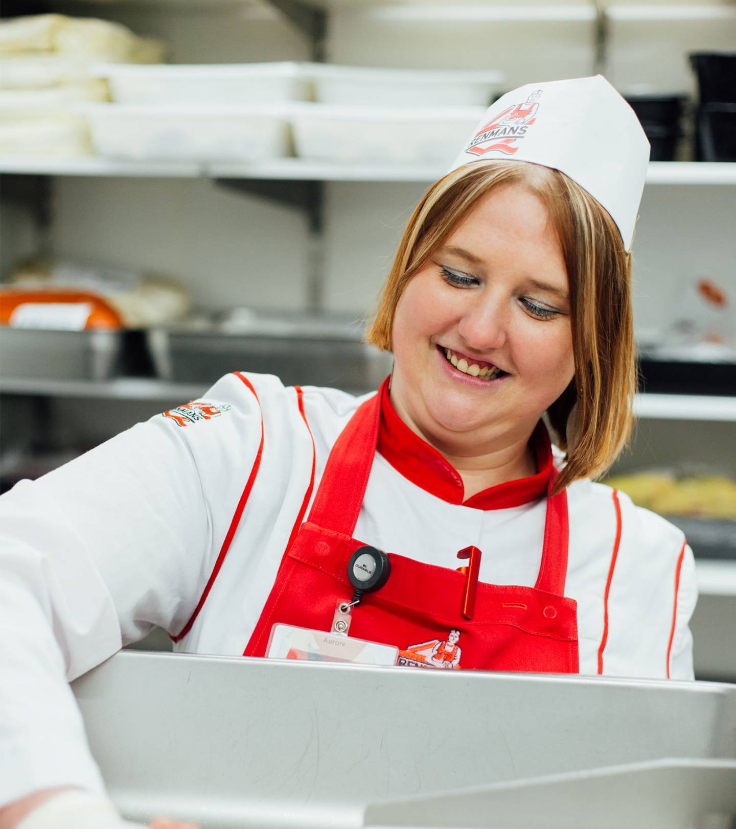 Foto van een medewerker in een filiaal van Renmans